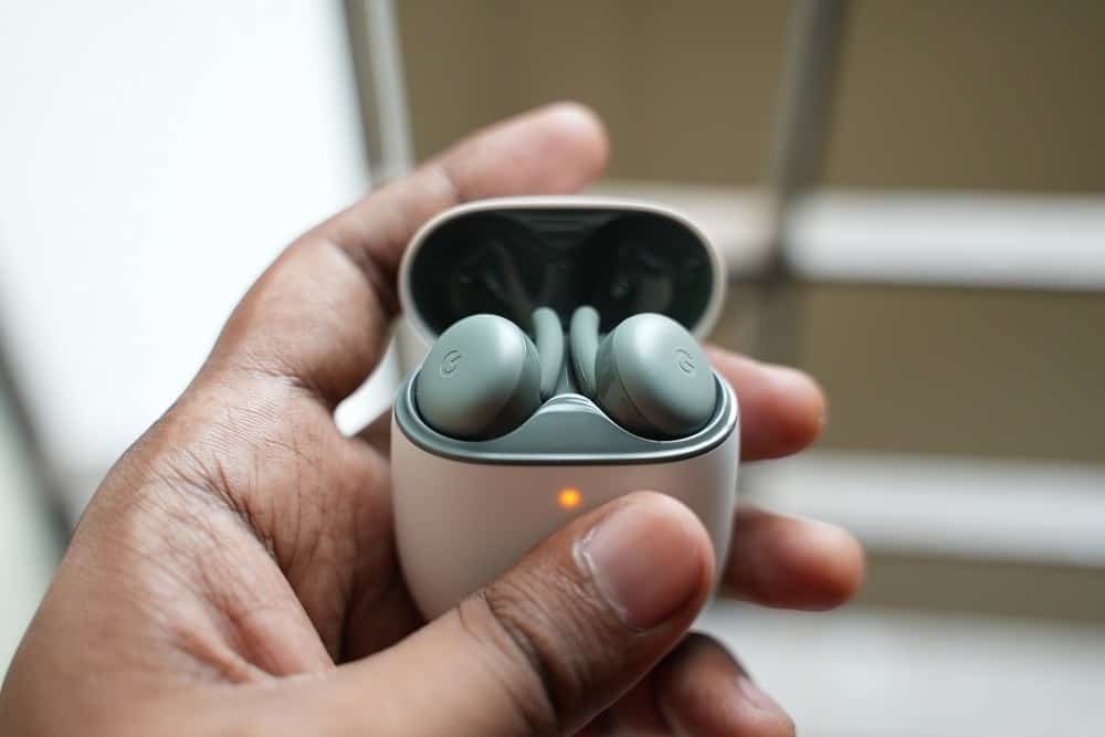 How to Check Google Pixel Buds Battery Status